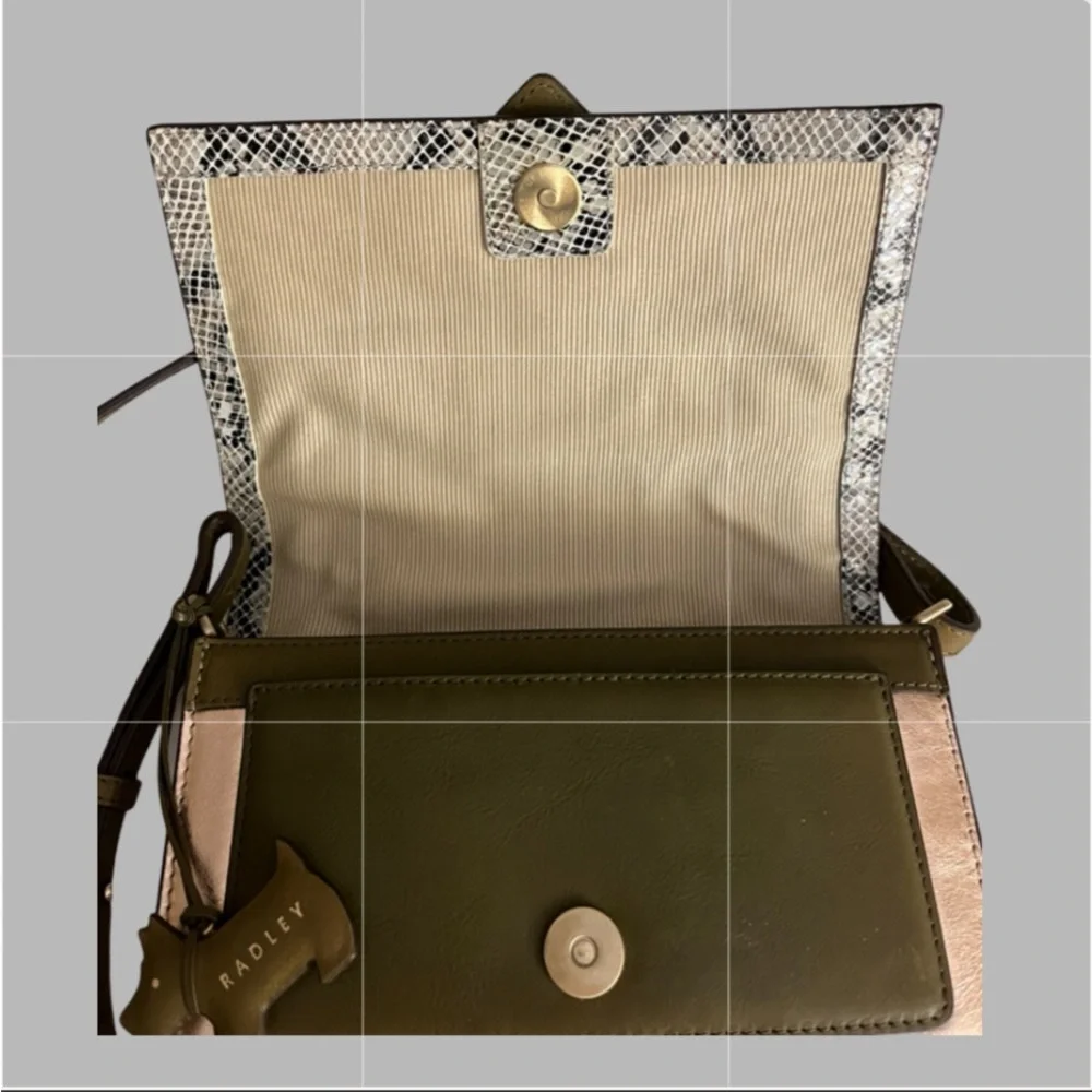 Radley London Woman Crossbody Handbag - Picture 6 of 15